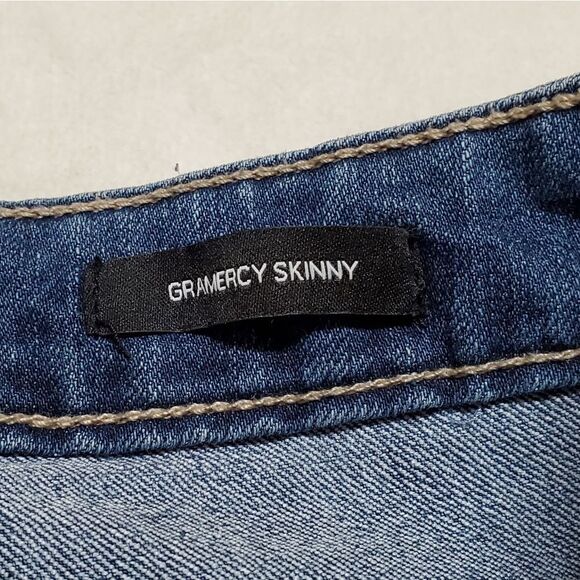 NINE West Gramercy Skinny Floral Embroidered Mid Rise Skinny Stretch Jeans 8 - Picture 10 of 12